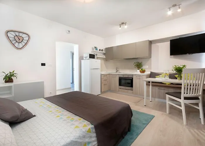 Apartment Sunsplash *
